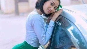 ကြောင်ရိုင်းမလေး