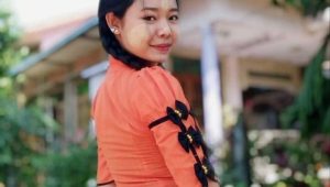 ဒီမှာတစ်အိမ်လိုသေးတယ်