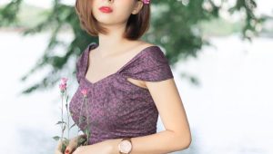 ဆွဲကိုင်ချီတက် ခပ်သွက်သွက်