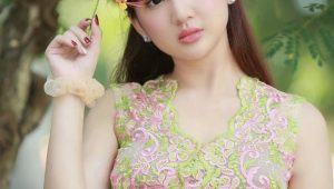 အချိန်လည်းနှောင်း ရင်ခွင်လည်းပြောင်း