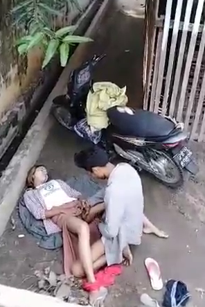 ခြံဘေးက အတွဲ