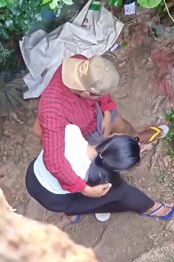မတ်တပ်ရပ်ပြီး ဂွင်းတိုက်ပေး (ချောင်းရိုက်)