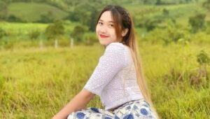 ကြွေမနွမ်းတဲ့သဇင်ပန်း 
