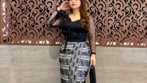 မာယာရှင်မ ခပ်ယွယွ