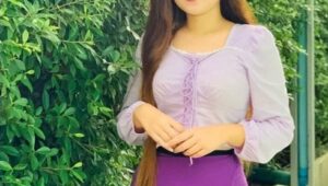 နတ်စည်းစိမ်ယစ်နေသည်အလား