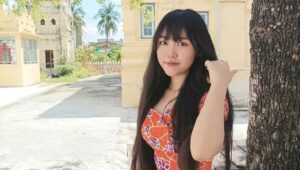 ခိုးချစ်နေရတာပဲ
