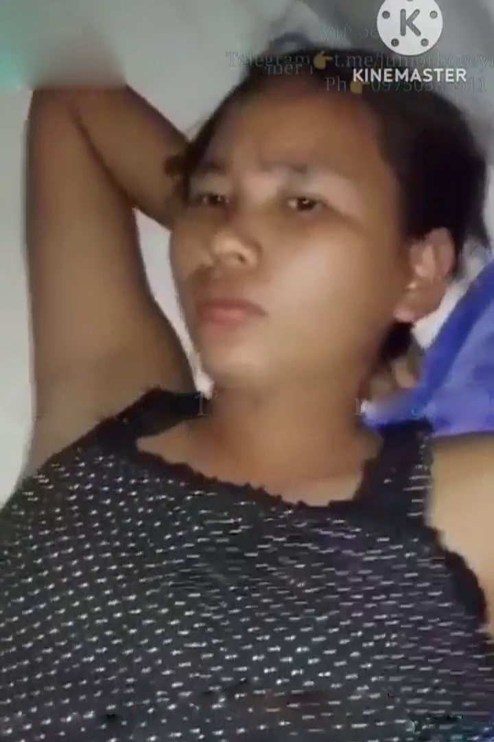 ပိုက်ဆံလိုလို့ ဗိုက်ချွဲကြီးကိုပြုစုတဲ့ စက်ရုံကကောင်မလေး