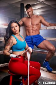 Fit Mom Gets Fucked In Her Tight Ass At The Gym