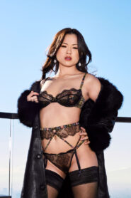 Sly Grifter Lulu And Partner Get Into Good Trouble