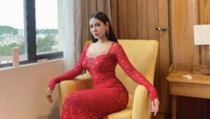 Pretty actress Chuu Sitt Han