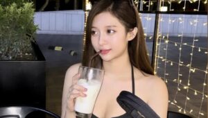 Cute and hot girl Hiliary Soe
